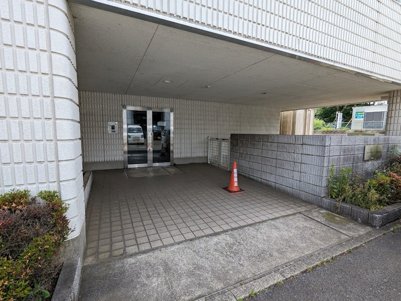 ロイヤルカーサ海老名 エントランス