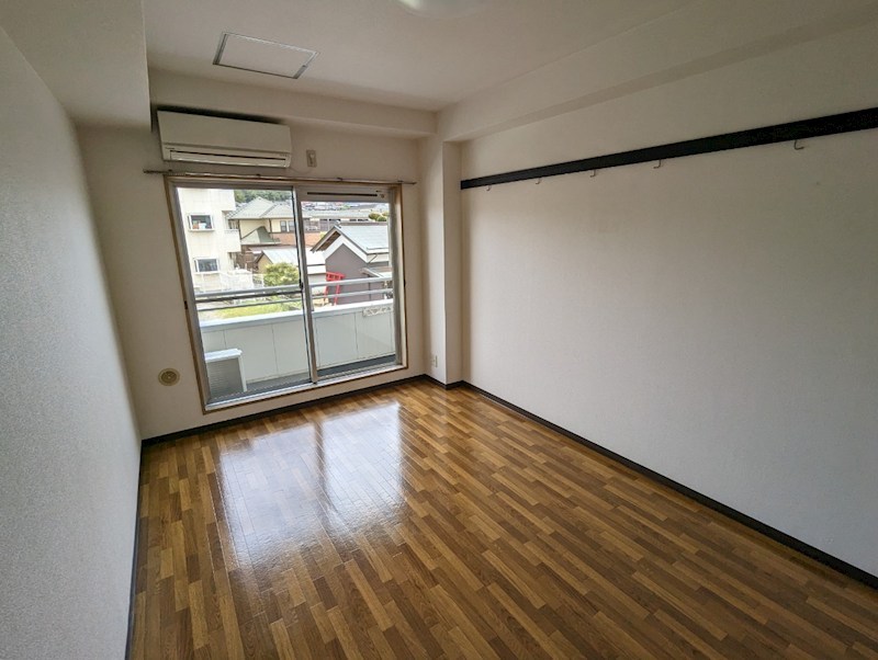 ロイヤルカーサ海老名 リビング