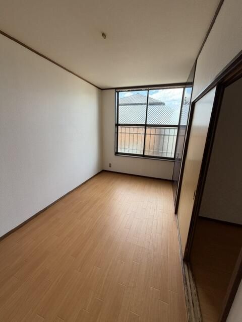 アクセス纒 ベッドルーム