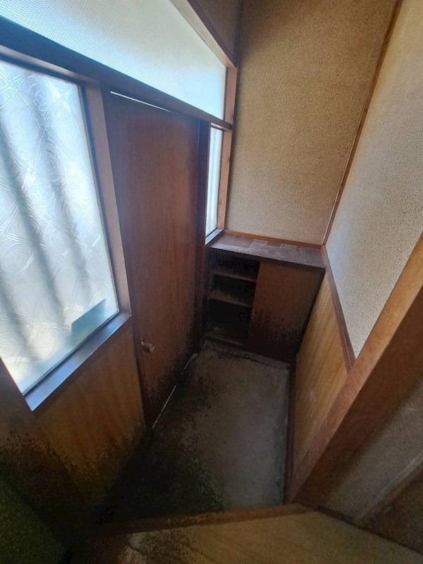 稲村荘 玄関