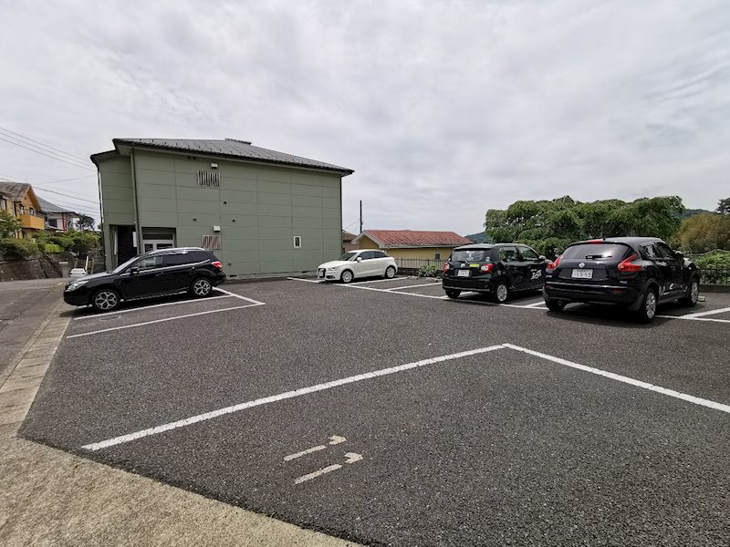 ヴィヴィットヒル 駐車場