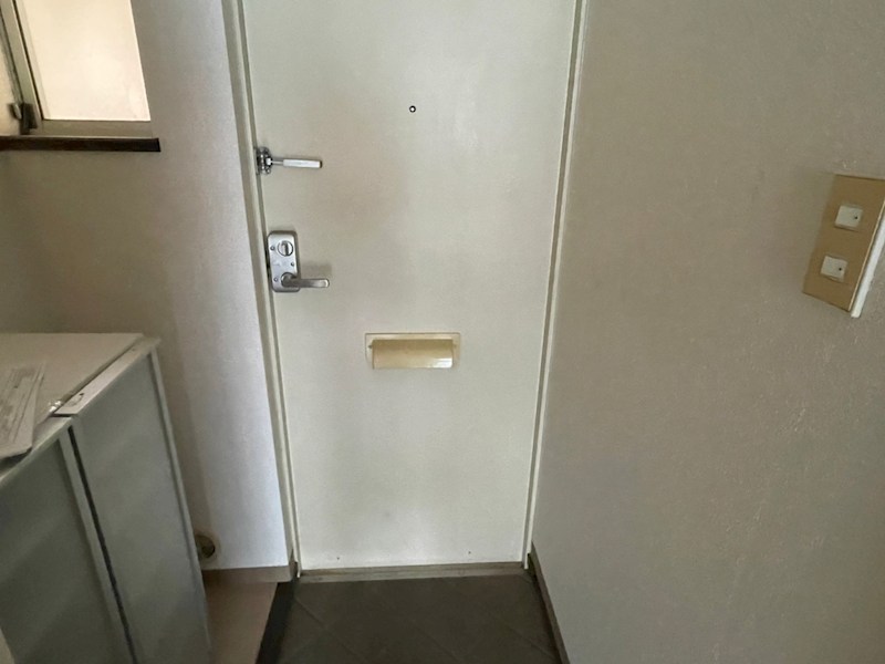 グランドパレスサネカタＢ 玄関