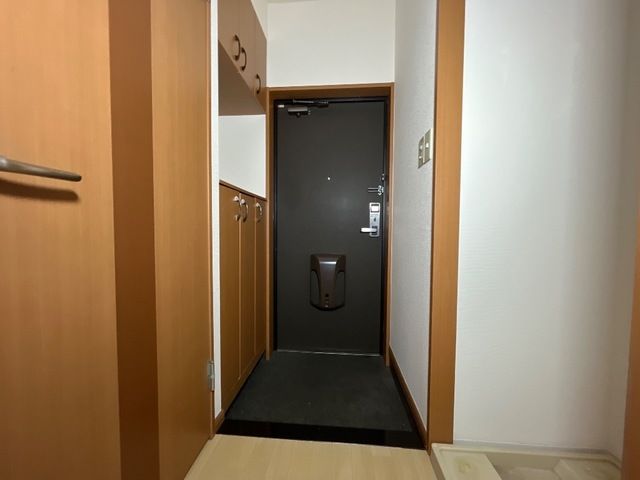 フローラーリア湘南 玄関