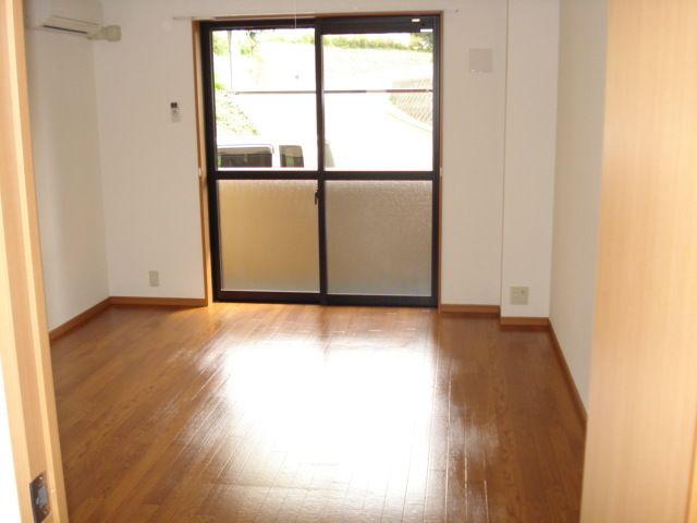 クレストール リビング