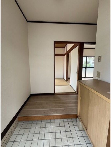 纒3丁目貸家 玄関
