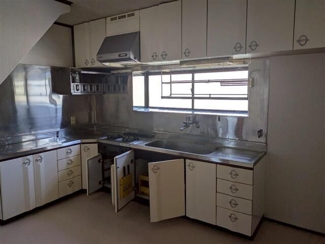 平戸町店舗併用住宅 キッチン