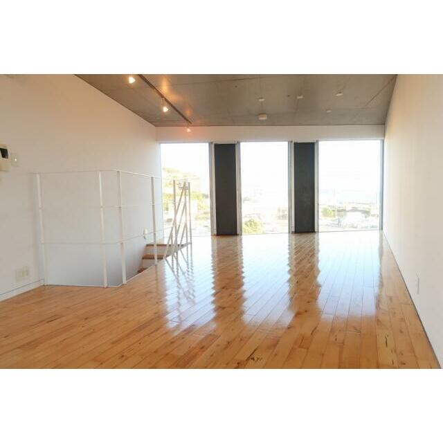 ＷＥＥＫＥＮＤ　ＨＯＵＳＥ　ＡＬＬＥＹ リビング