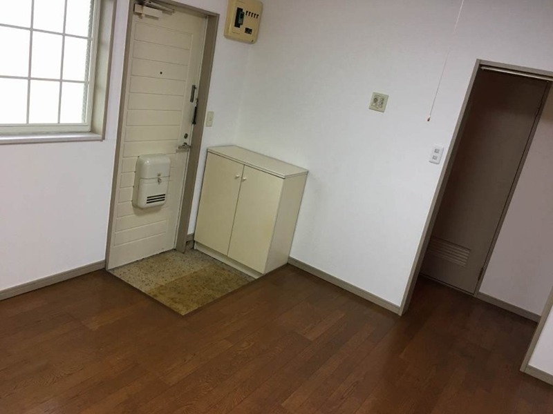 フローラパレス 玄関