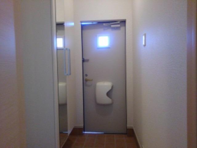 ノーヴァ　エス 玄関