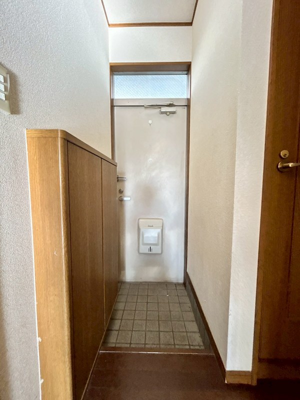 イーストアベニュー 玄関