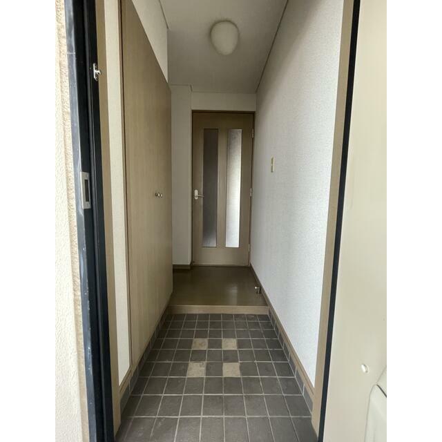 クイーンズタウンⅢ番館 玄関