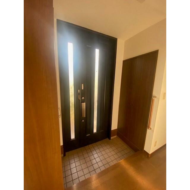 鵠沼石上貸家 玄関