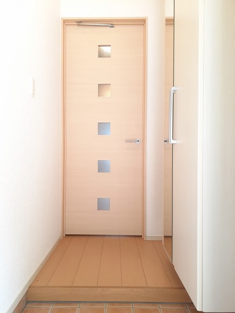 グリッティパレス湘南Ｂ 玄関