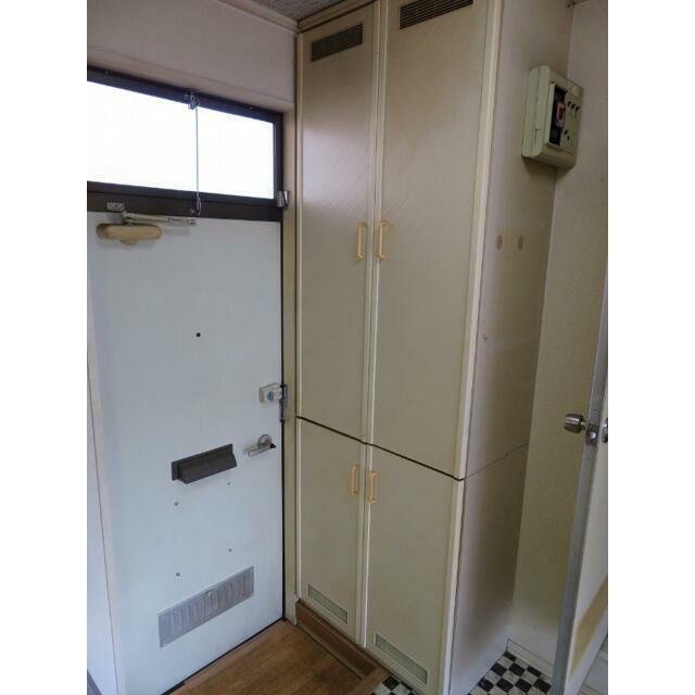 シャトル海老名 玄関