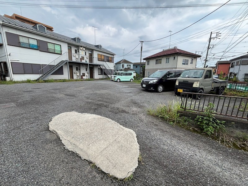 キャッスル石田 駐車場