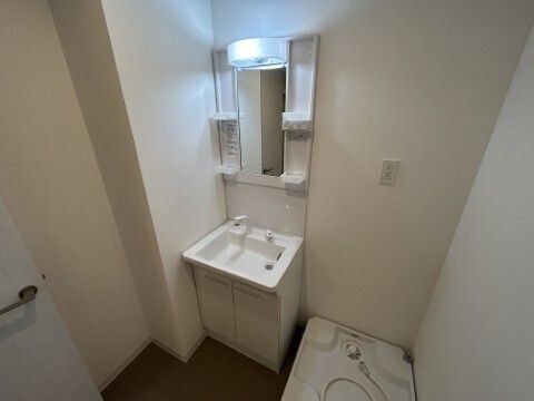 ジーメゾン伊勢原高森 洗面所