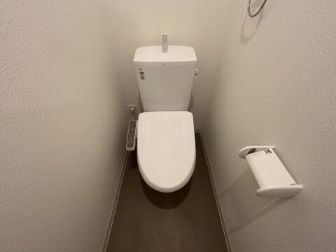 ジーメゾン伊勢原高森 トイレ
