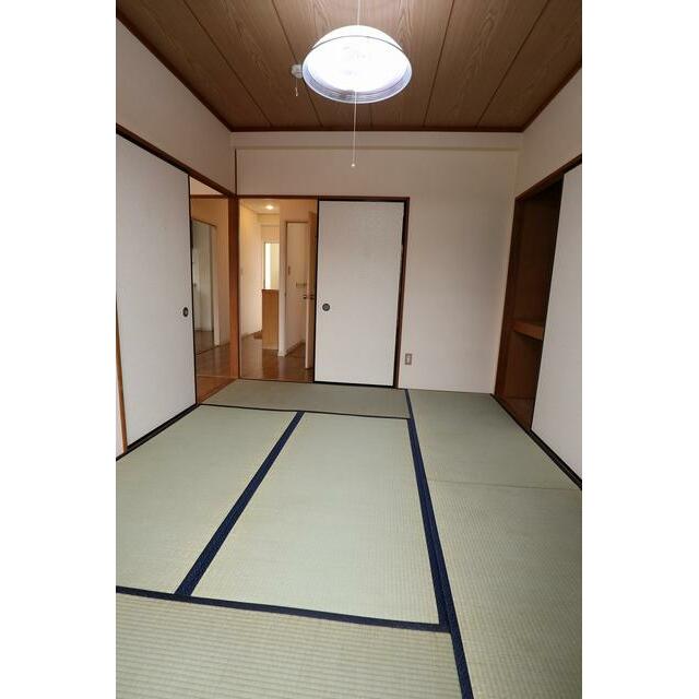 ロイヤル大和 ベッドルーム
