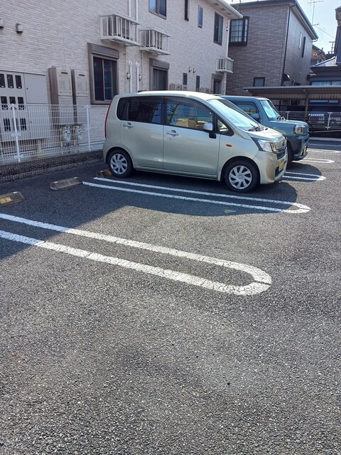 サン・エテルノ 駐車場