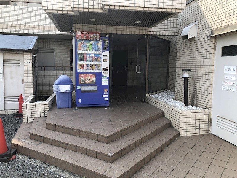 神奈川県伊勢原市伊勢原４丁目 エントランス