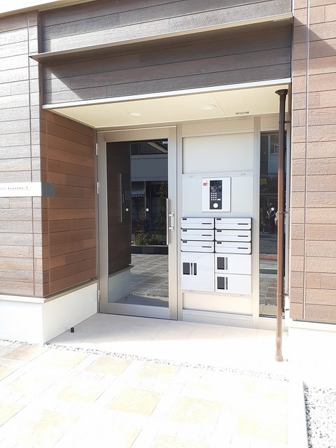 Ｆｏｕｒ　Ｓｅａｓｏｎｓ・Ｔ エントランス