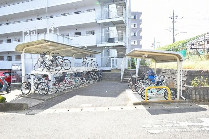 Bellevue参番館 駐車場