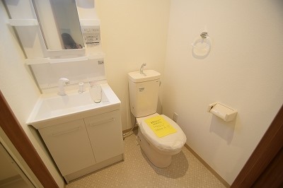カレッジテラス東海大学前A棟 トイレ