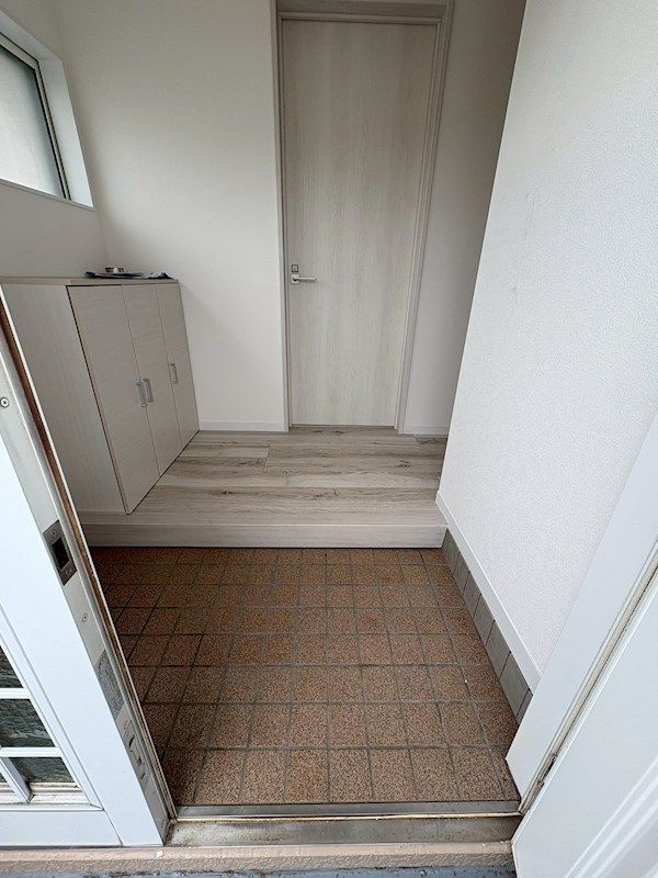 伊奈アパート  玄関