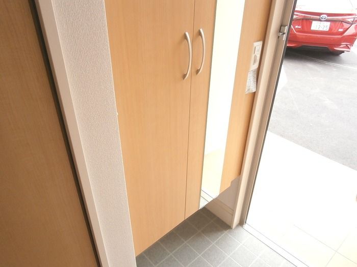 フルールベルテ二番館 玄関