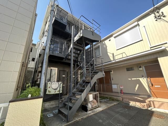 インペリアル参番館 302号室 外観
