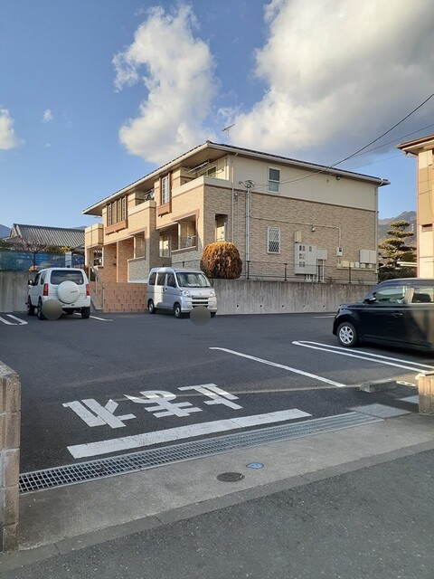 ベル・ヴィオラ 駐車場