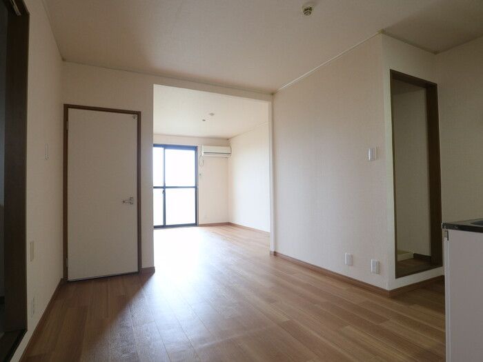 クオーレ　中屋敷２ リビング