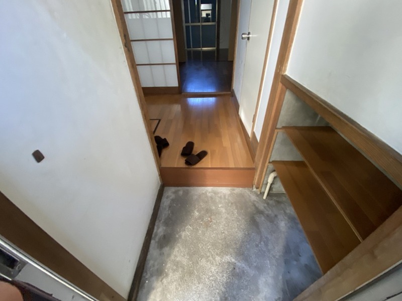 磯正荘 玄関