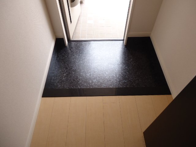 パインテール 玄関