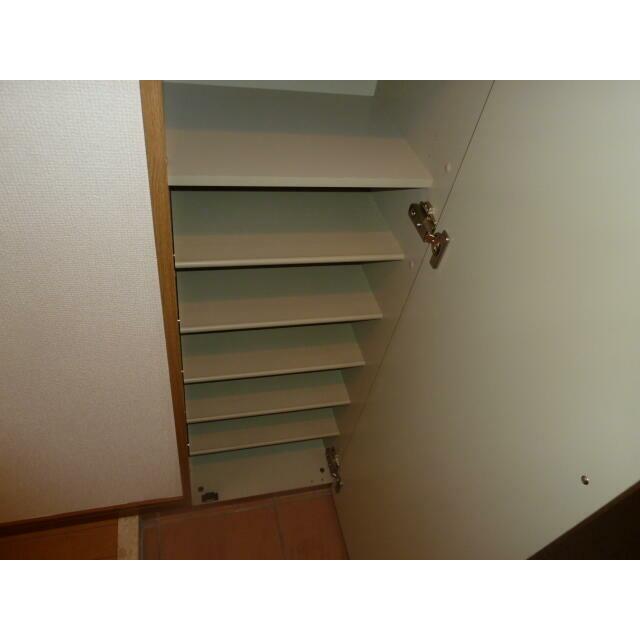 ＣＭＳビル 玄関