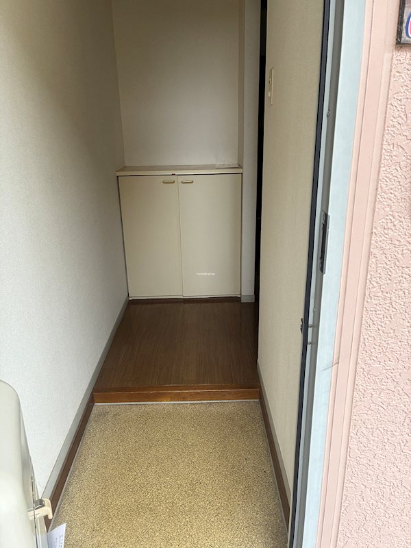シャトルタカハシ 玄関