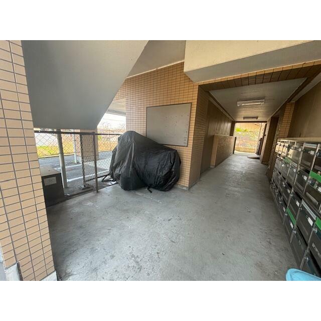 フジビューハイツ山下 ロビー