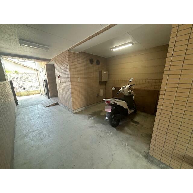 フジビューハイツ山下 駐車場