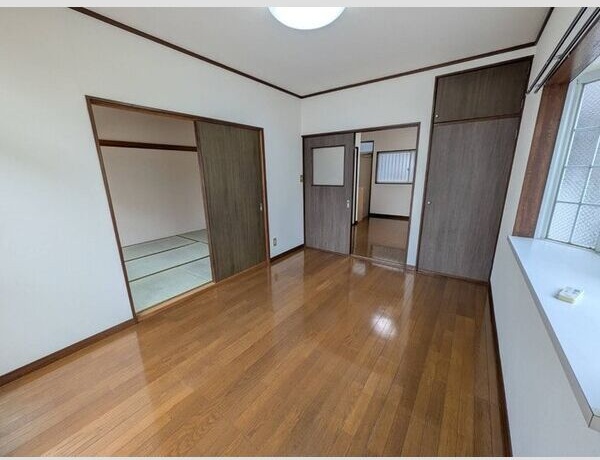 神奈川県厚木市妻田南１丁目 リビング