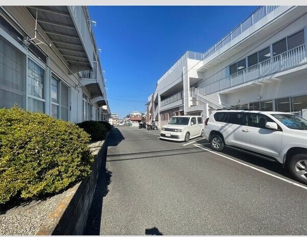 神奈川県厚木市妻田南１丁目 駐車場
