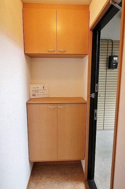 サニーコート栢之間Ａ 玄関