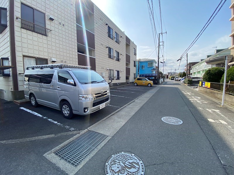 田仲第２ビル 駐車場