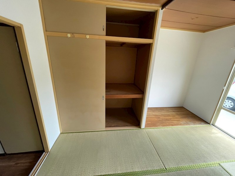 クロノス菫平 収納