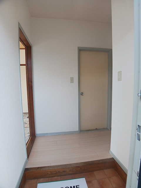 ハイツ野崎Ｂ 玄関