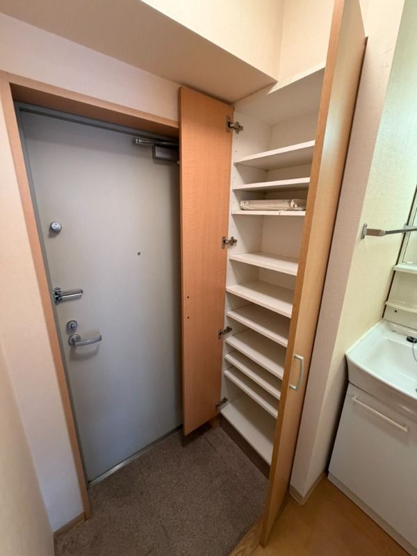 鎌倉服部ビル 玄関