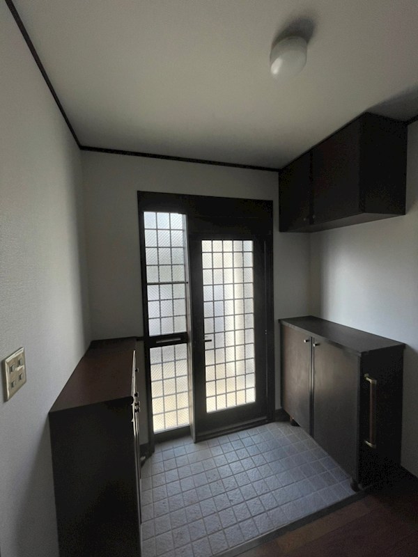 秦野市羽根戸建 玄関