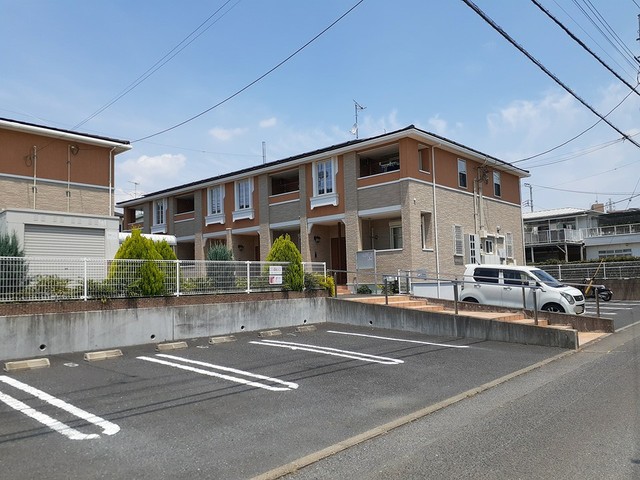 カーサセリシェールＢ 駐車場