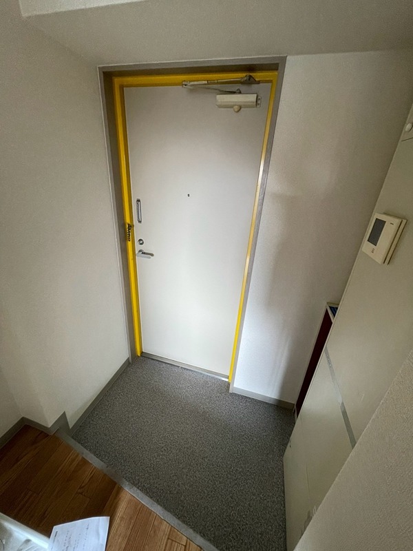 エストレージャ湘南 玄関