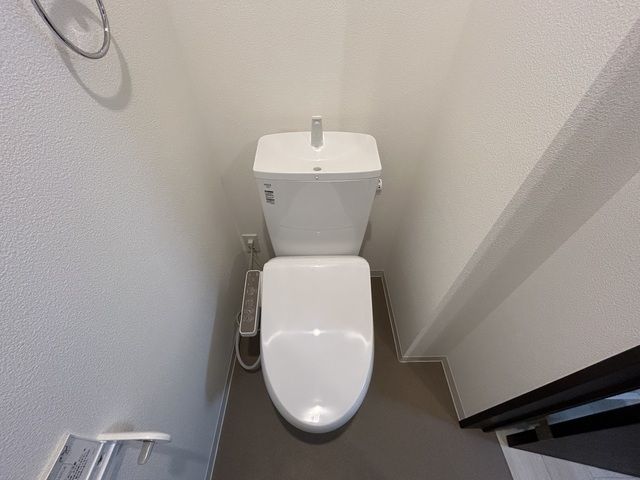 ジーメゾン伊勢原東大竹 トイレ