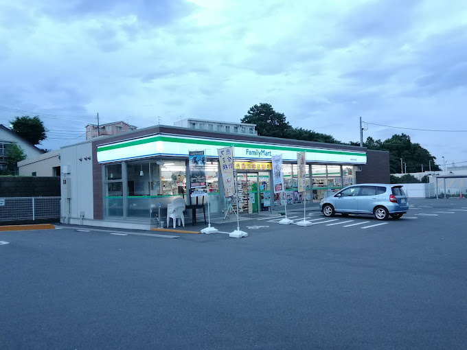秦野市曽屋戸建 コンビニ